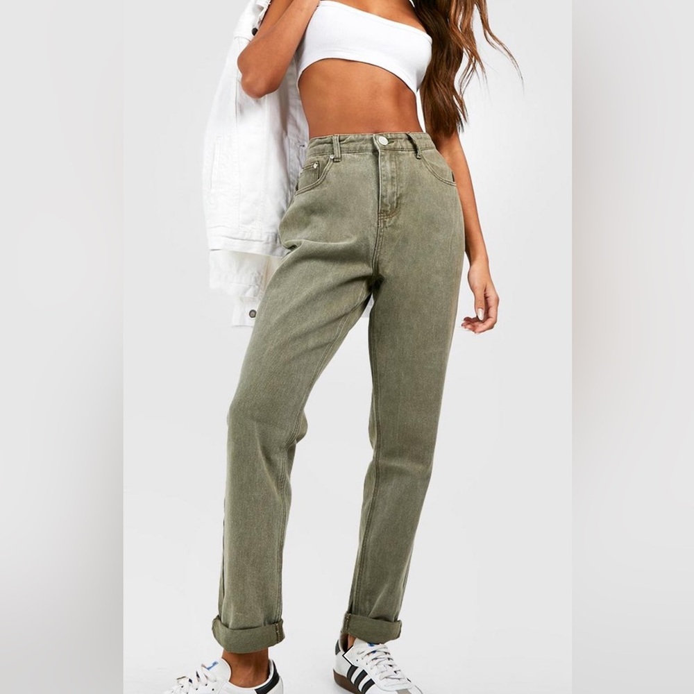 High Waisted Rigid Mom Jeans